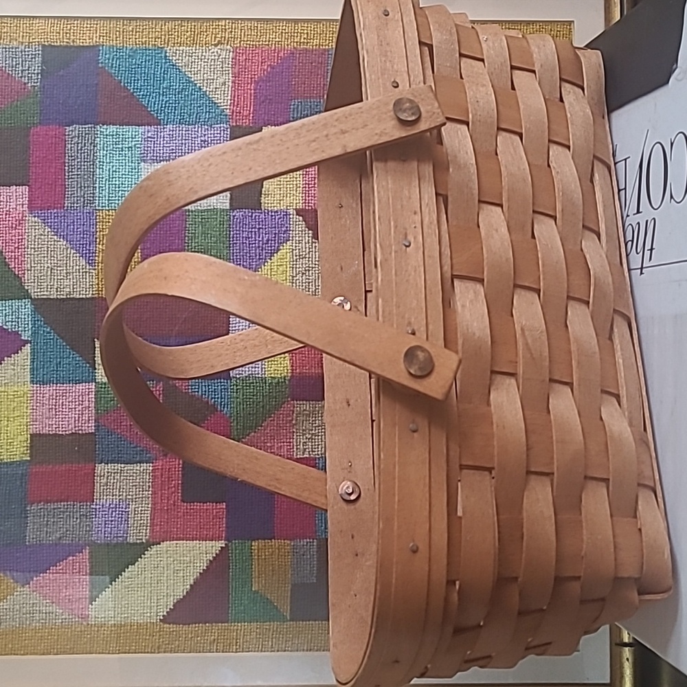 VINTAGE 1990 LONGABERGER BASKET